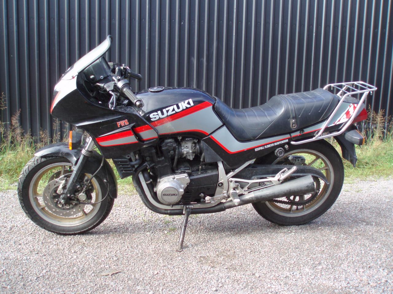 Review of Suzuki GSX 400 S 1984 pictures, live photos