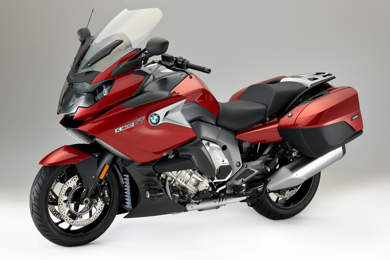 Review of BMW K 1600 GT 2017 pictures, live photos