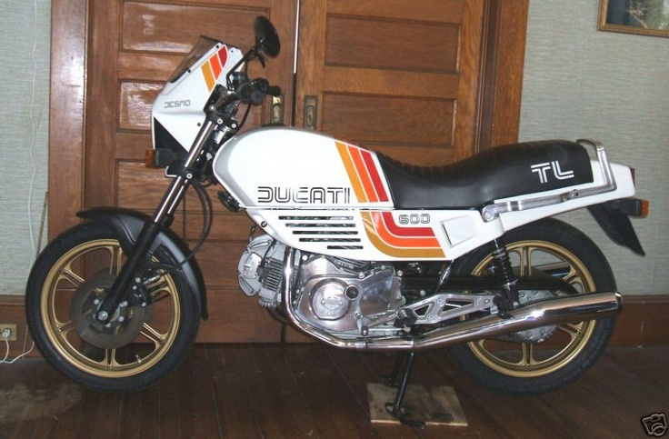 Ducati 600 TL Pantah 1982 photo - 6