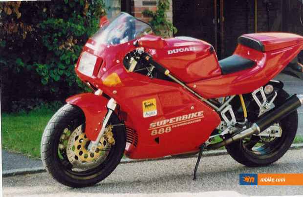 Ducati 888 Strada 1993 photo - 5