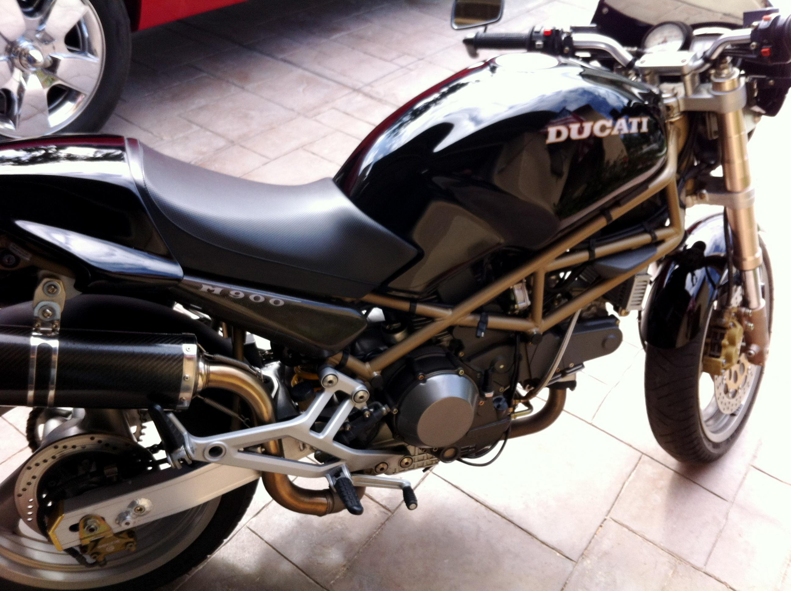 Ducati 900 Monster 1998 photo - 4