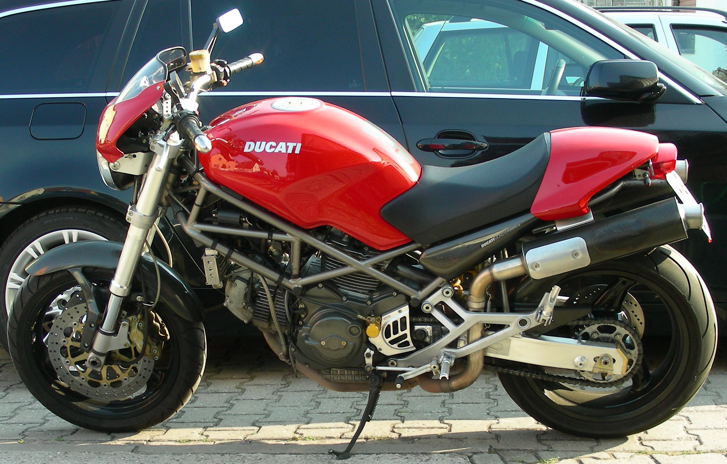 Ducati 900 Monster 2000 photo - 3