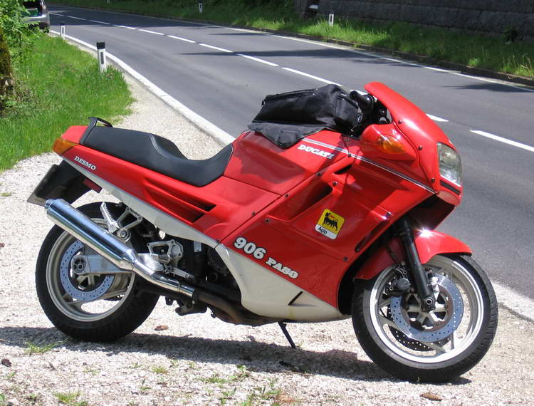 Ducati 906 Paso 1991 photo - 1
