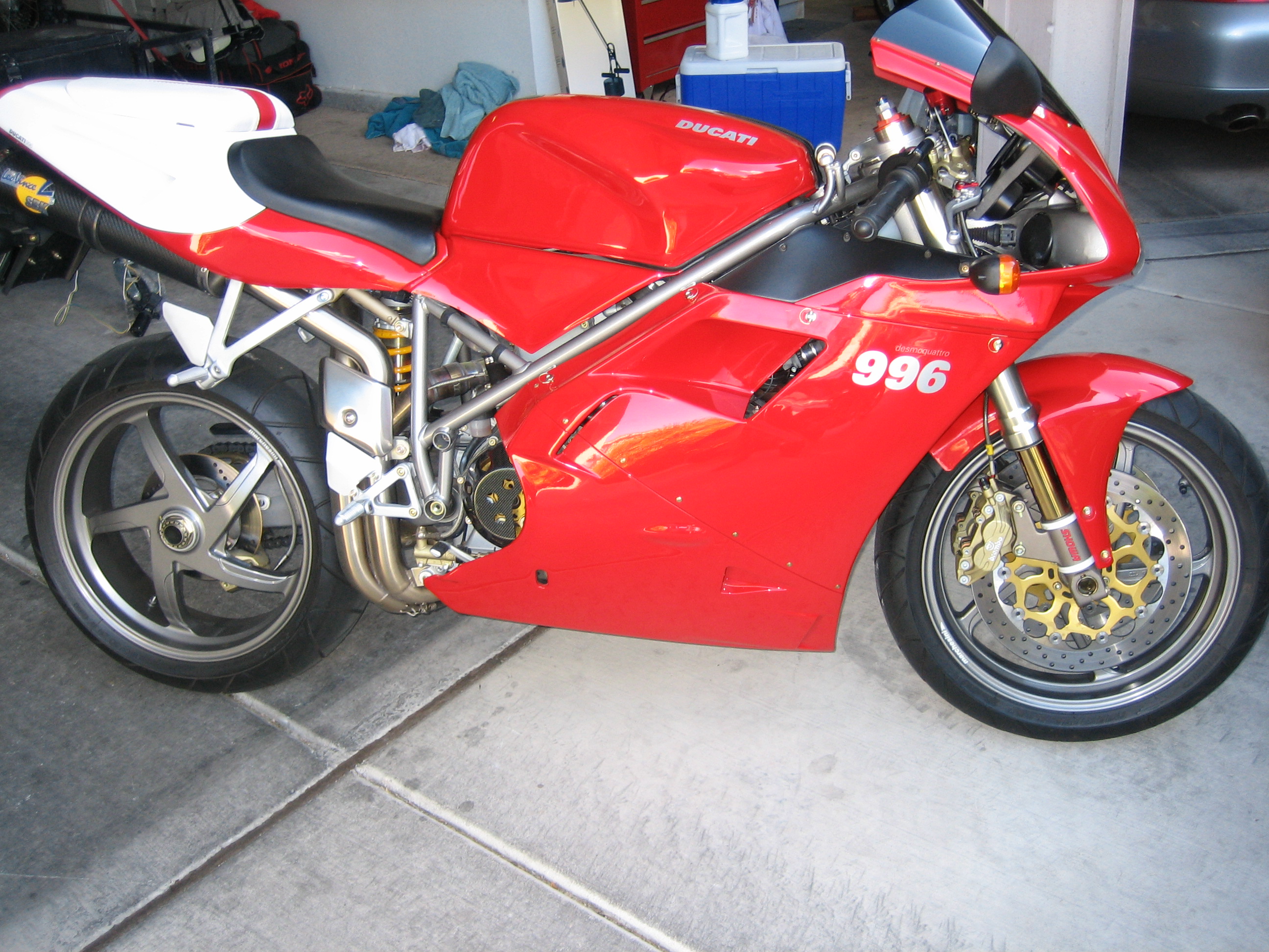 Ducati 996 2001 photo - 4