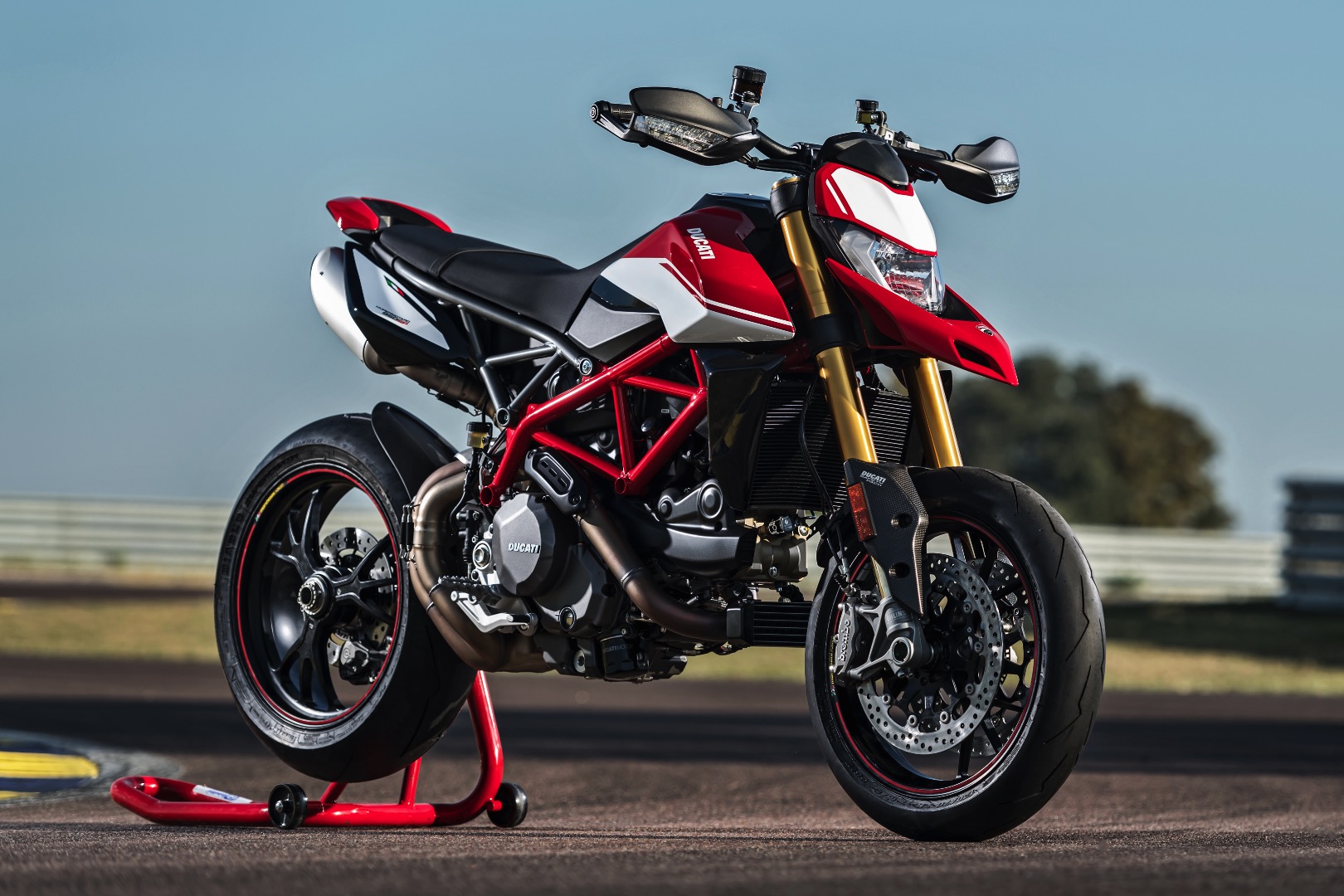 Ducati Hypermotard 950 SP 2019 photo - 2