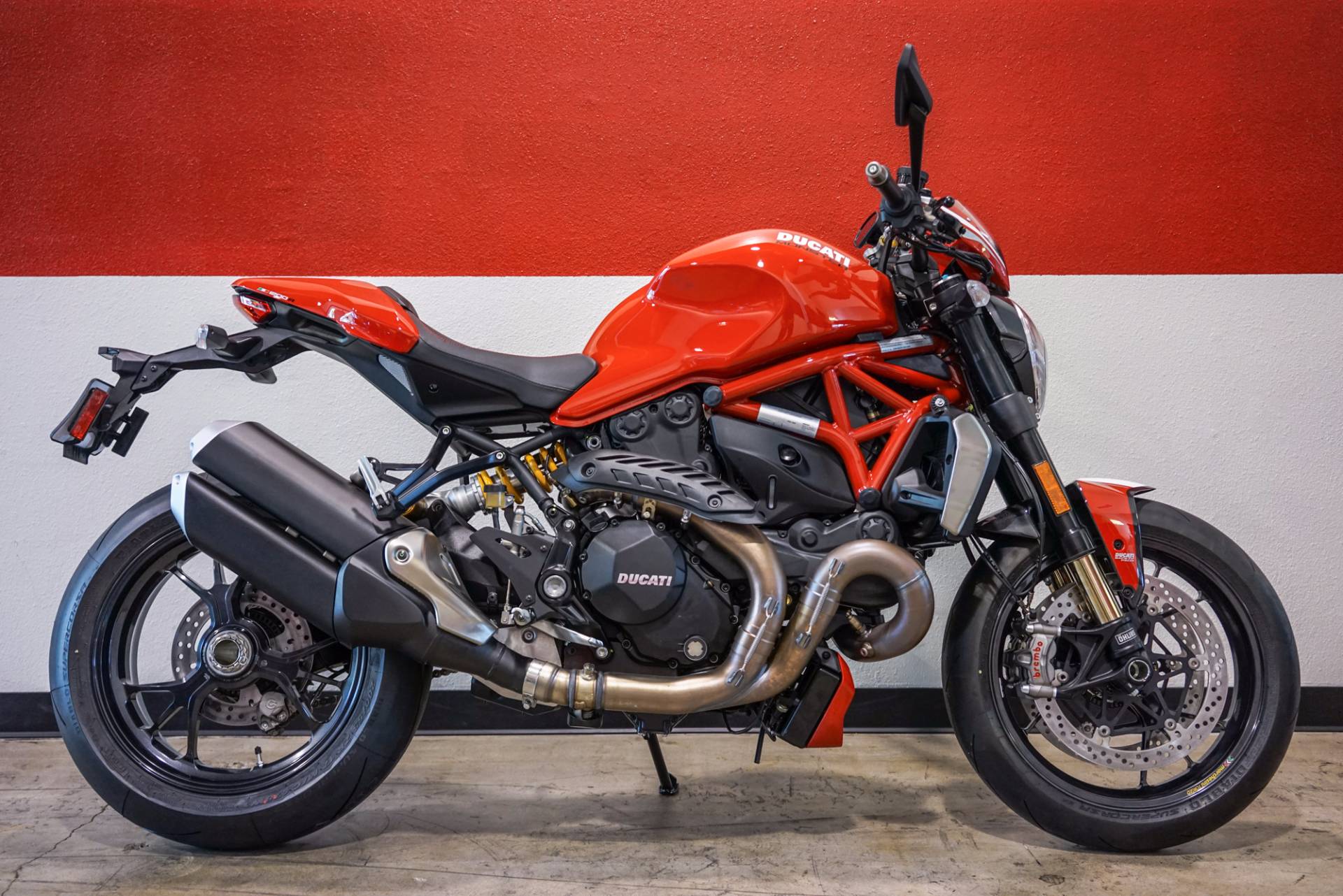 Ducati Monster 1200 R 2018 photo - 1