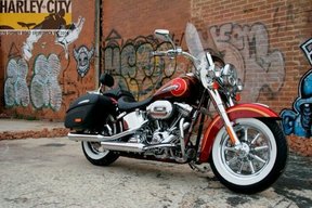 Harley-Davidson CVO Softail Deluxe 1800cc photo - 4