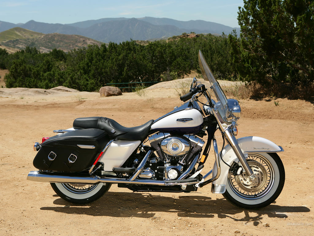 Harley-Davidson FLHRC  ROAD KING CLASSIC FLHRC ROAD KING CLASSIC photo - 5