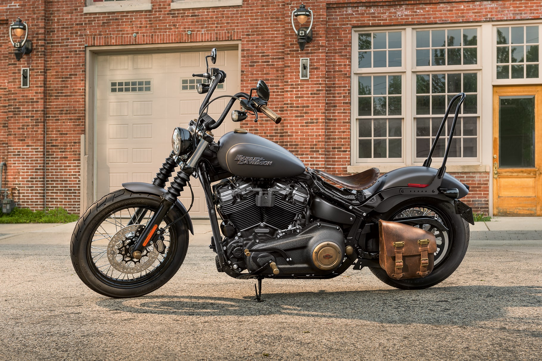 Harley-Davidson Softail Street Bob 2019 photo - 4