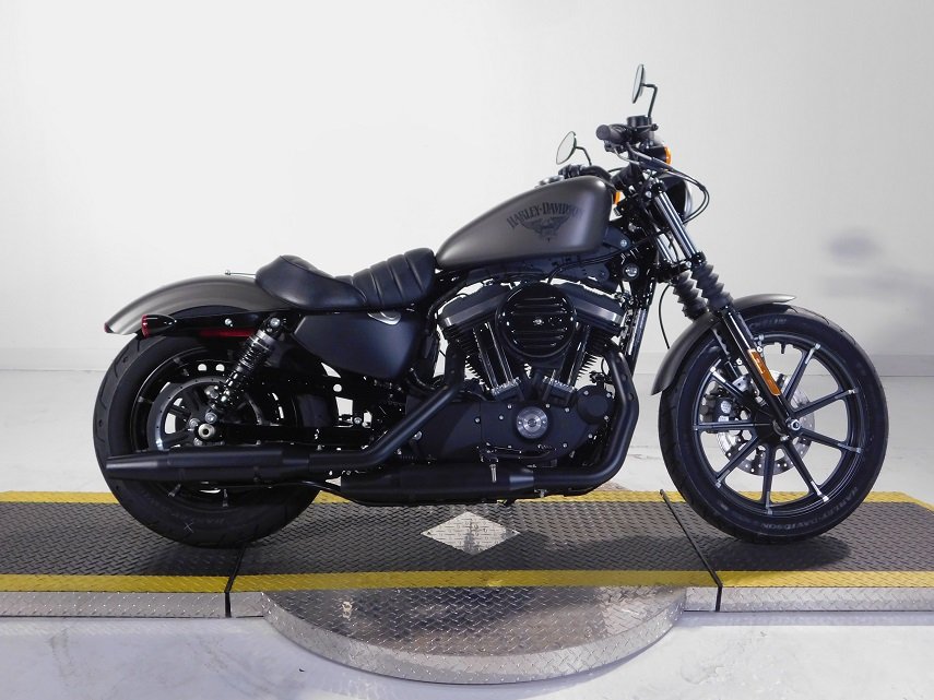 Harley-Davidson Sportster Iron 883 2018 photo - 1