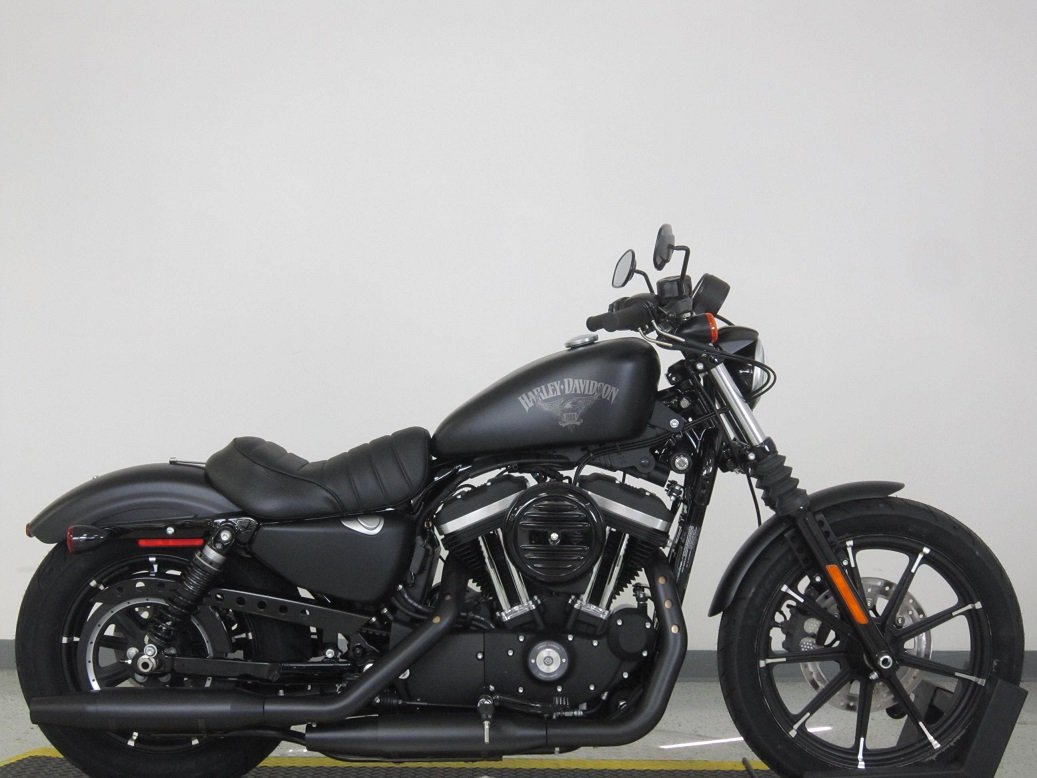 Harley-Davidson Sportster Iron 883 2018 photo - 2