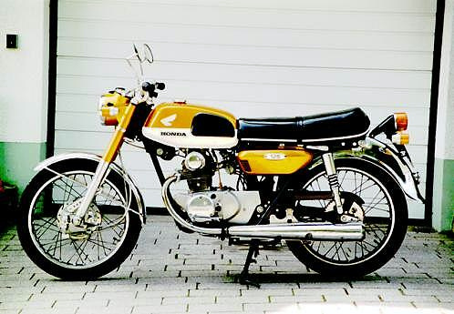 Honda CB 125 1970 photo - 2