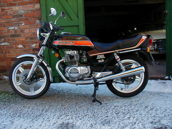 Honda CB 250 N (reduced effect) 1981 photo - 1