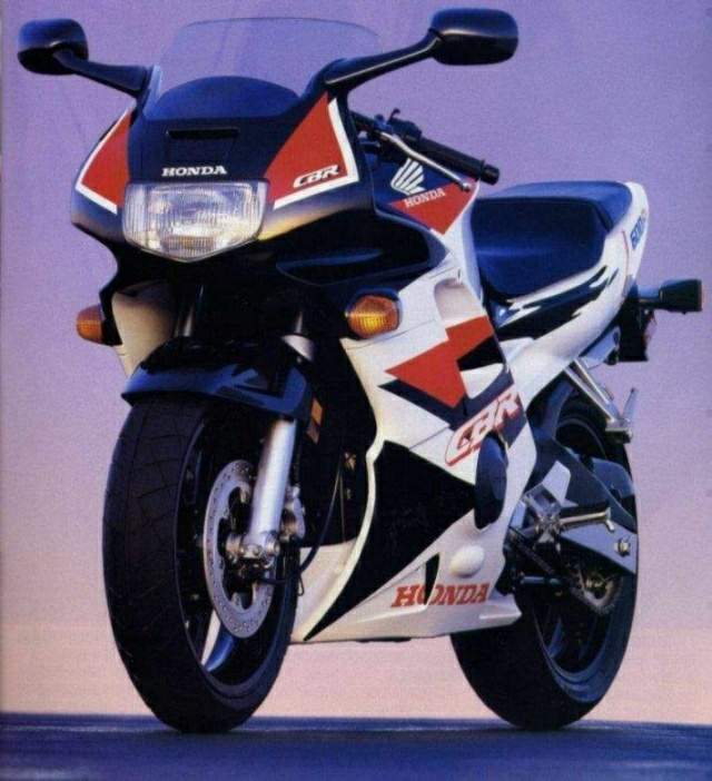 Honda CBR 600 F 1993 photo - 6