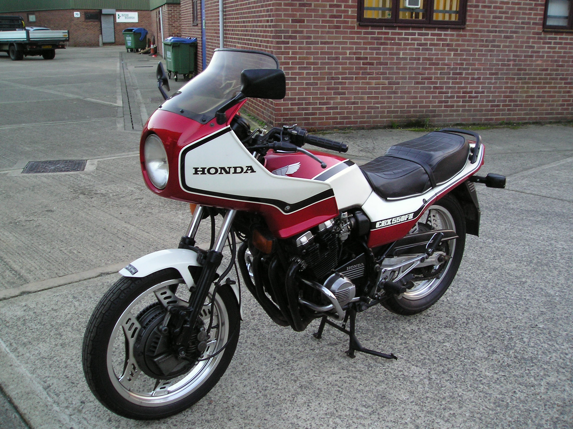 Honda CBX 550 F (reduced effect) 1985 photo - 5