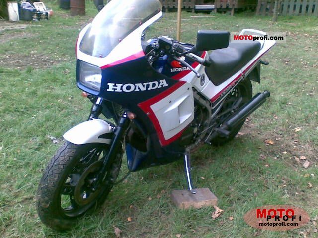 Honda CBX 550 F 2 (reduced effect) 1982 photo - 4