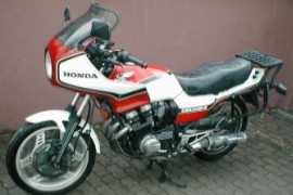 Honda CBX 550 F 2 1984 photo - 2