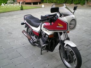 Honda CBX 550 F 2 1985 photo - 5