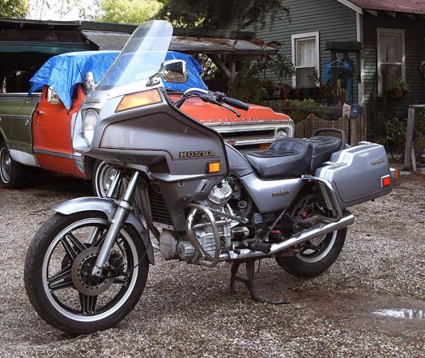 Honda GL 500 Silver Wing (reduced effect) 1983 photo - 3