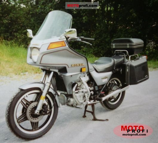 Honda GL 500 Silver Wing 1982 photo - 3