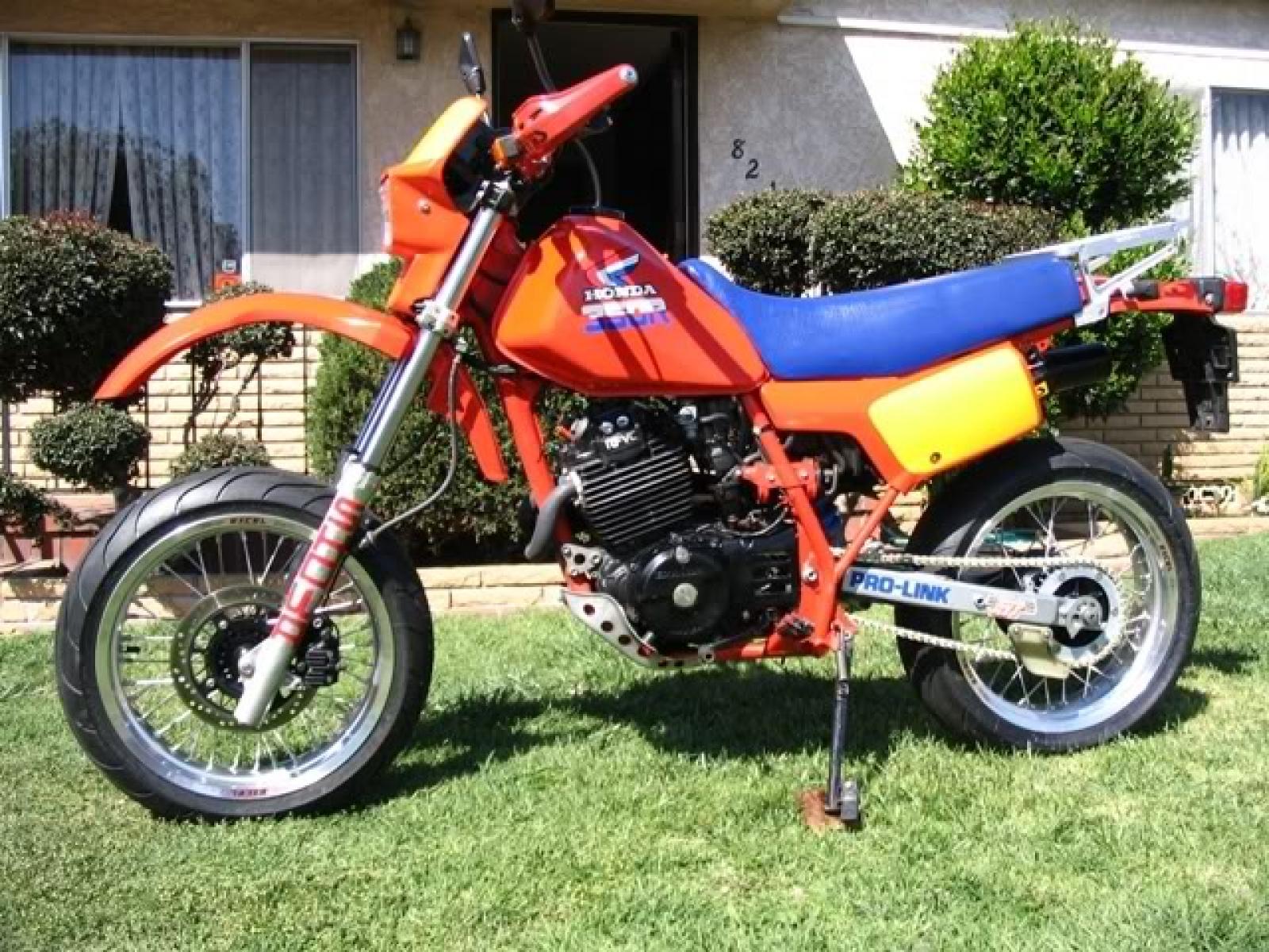 Review of Honda XL 350 R (reduced effect) 1986 pictures