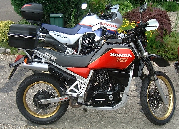 Honda XLV 750 R (reduced effect) 1984 photo - 2