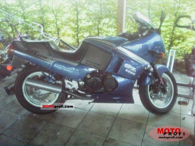 Kawasaki GPX 600 R (reduced effect) 1990 photo - 1