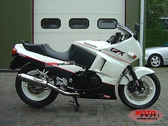 Kawasaki GPX 600 R 1990 photo - 1