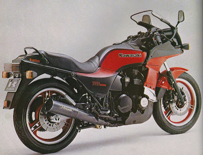 Kawasaki GPZ 400 1983 photo - 1
