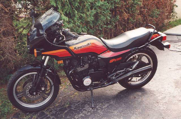 Kawasaki GPZ 550 1987 photo - 1