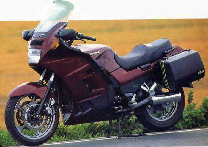 Kawasaki GTR 1000 1995 photo - 3