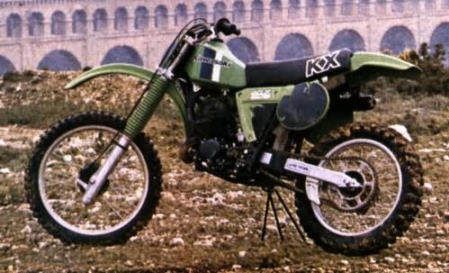 Kawasaki KH 125 1980 photo - 2