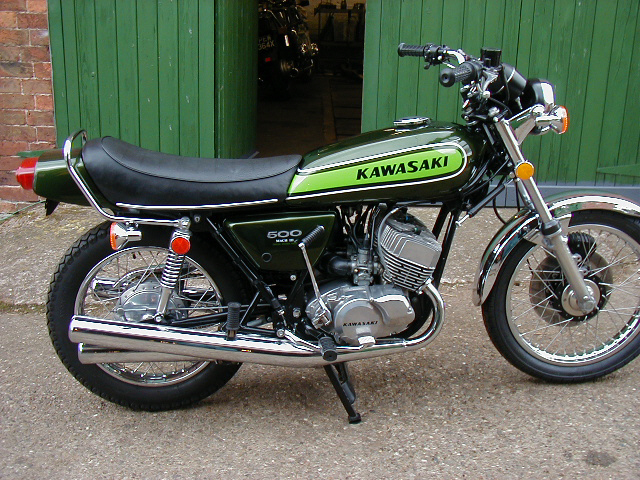 Kawasaki KH 500 1975 photo - 2