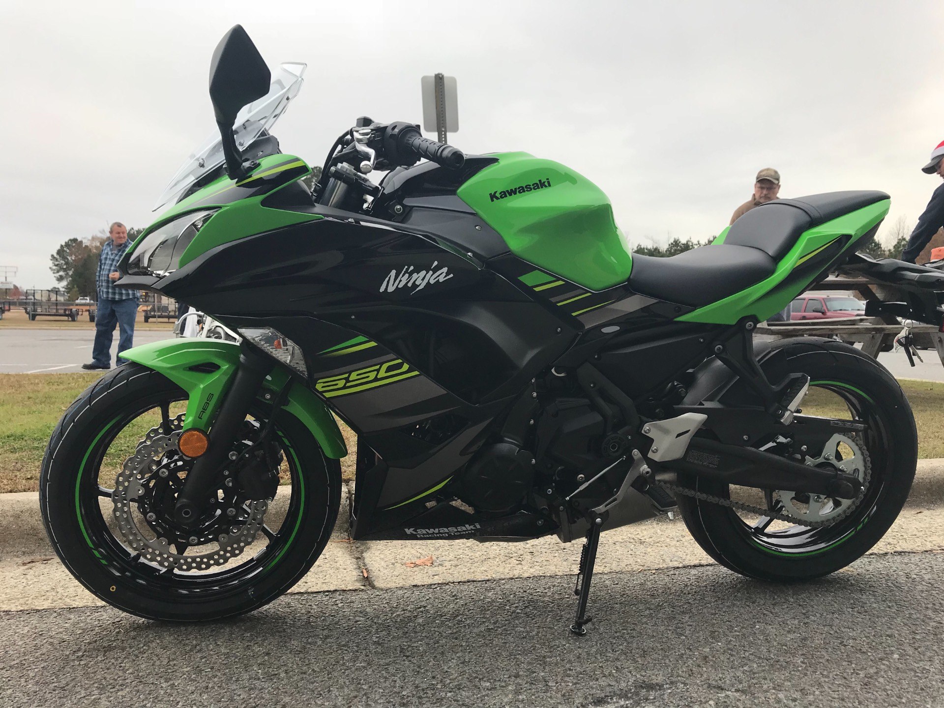 2018 Kawasaki Ninja 650 ABS Review • Total Motorcycle