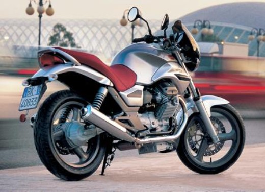 Moto Guzzi Breva 750 IE 2003 photo - 2