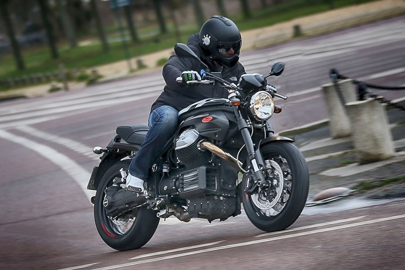 Moto Guzzi Griso 1200 S.E. 2018 photo - 3