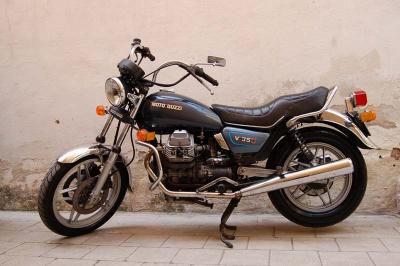 Moto Guzzi V 35 II 1983 photo - 1