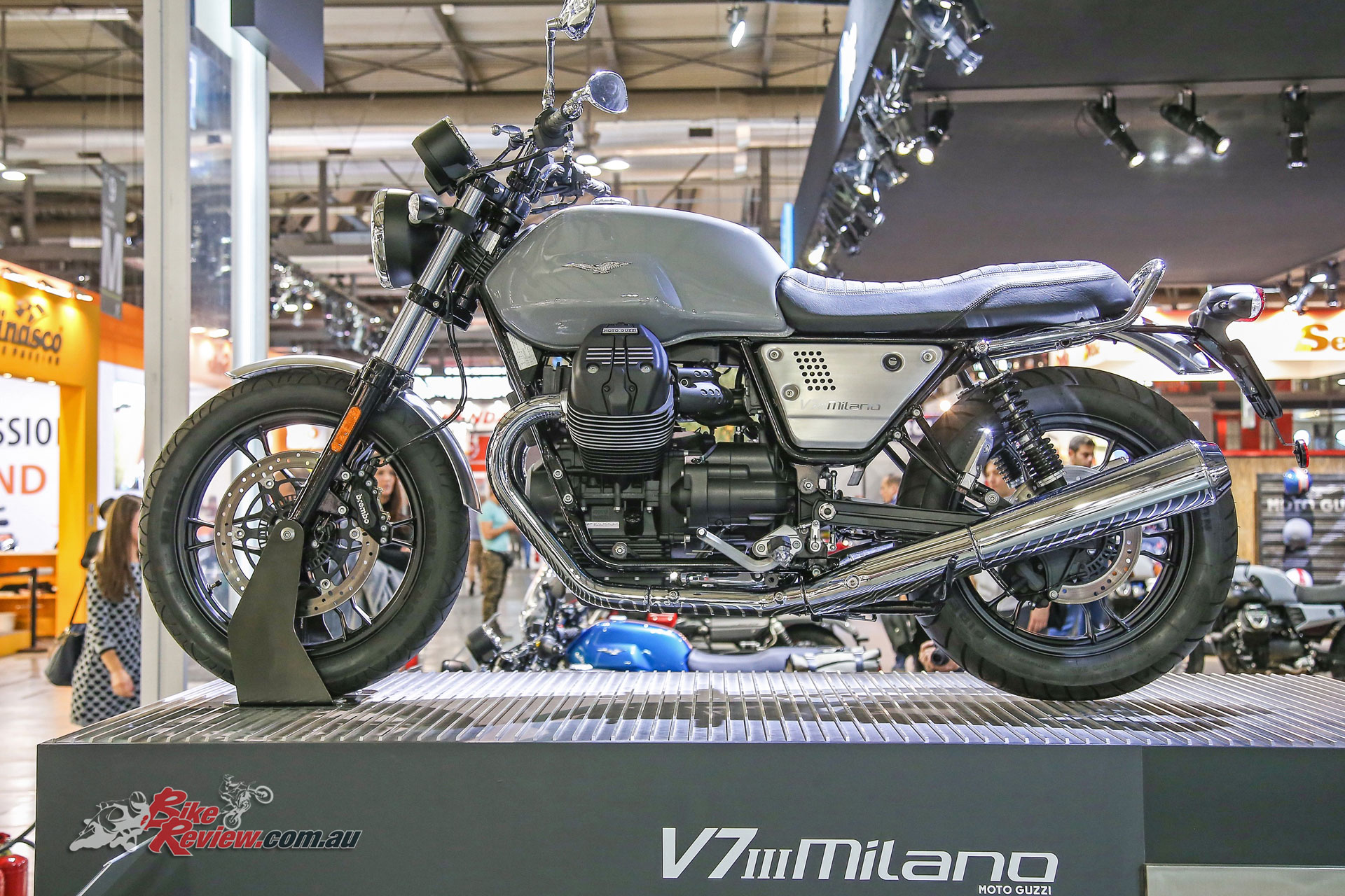 Moto Guzzi V7 III Milano 2018 photo - 1
