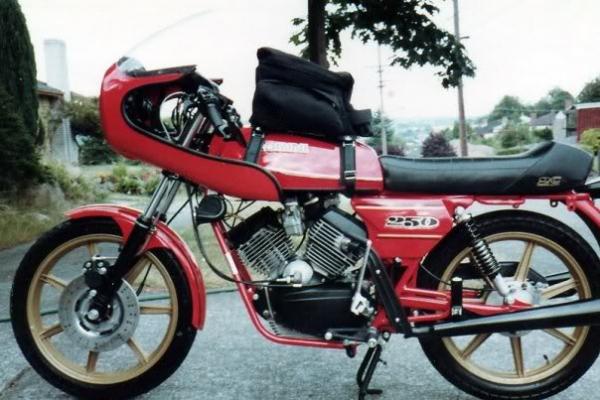 Moto Morini AMEX 250 J 1982 photo - 1