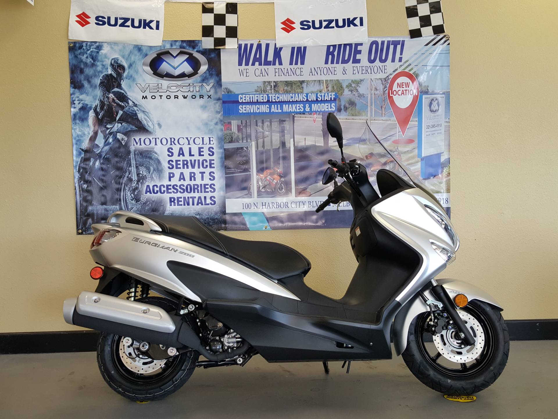 Suzuki Burgman 200 2018 photo - 2
