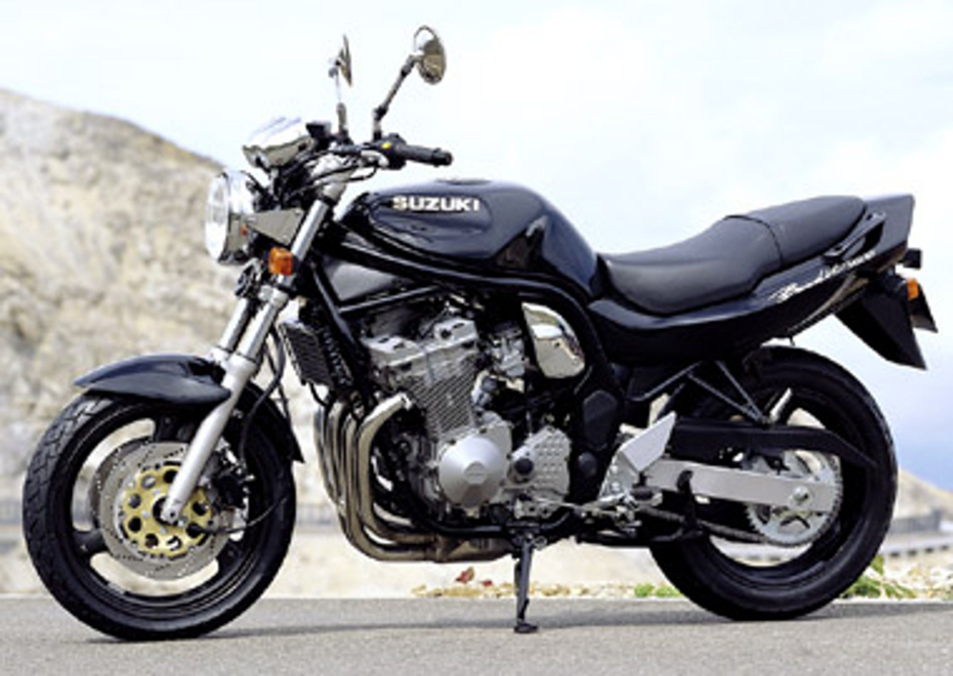 Review of Suzuki GSF 600 S Bandit 1996 pictures, live