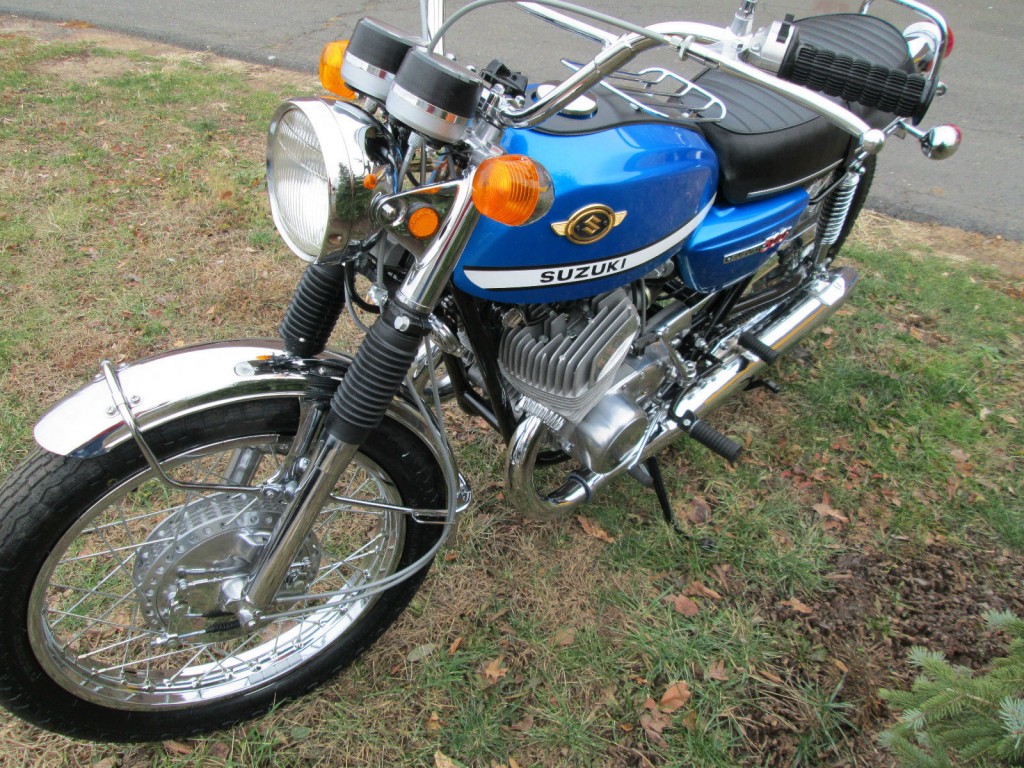 Suzuki T 20 1970 photo - 5