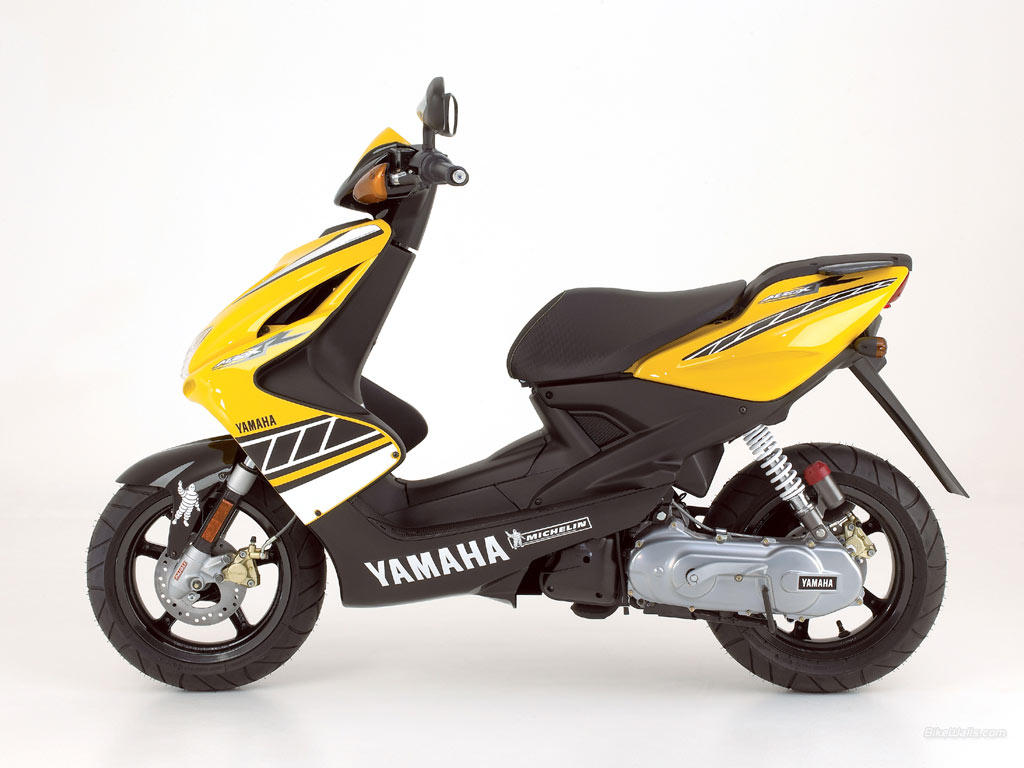 Yamaha Aerox R Special Version Aerox R SV 50 photo - 1