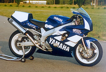 Yamaha FZ 400 1994 photo - 5