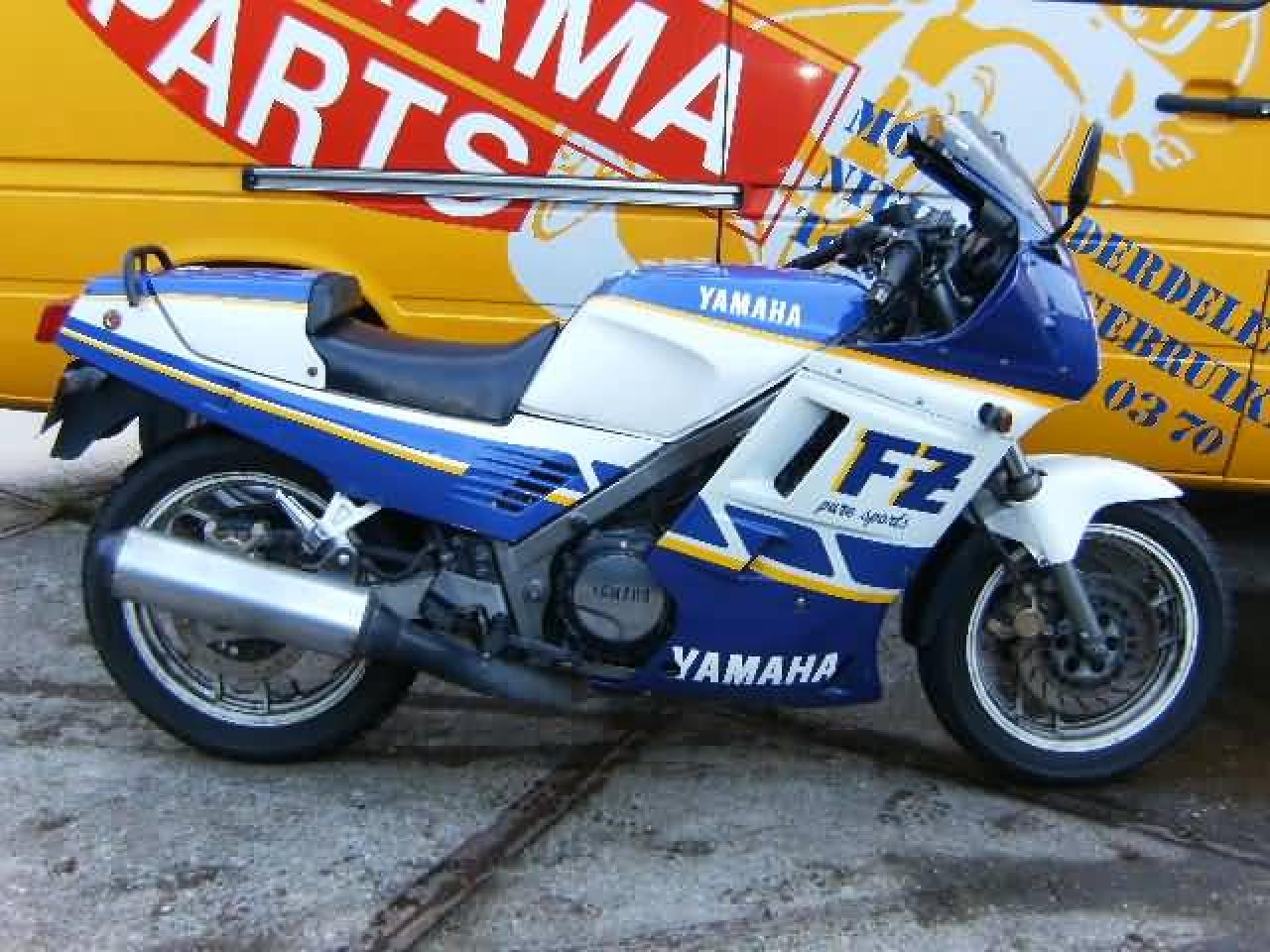 Yamaha FZ 750 (reduced effect) 1989 photo - 4