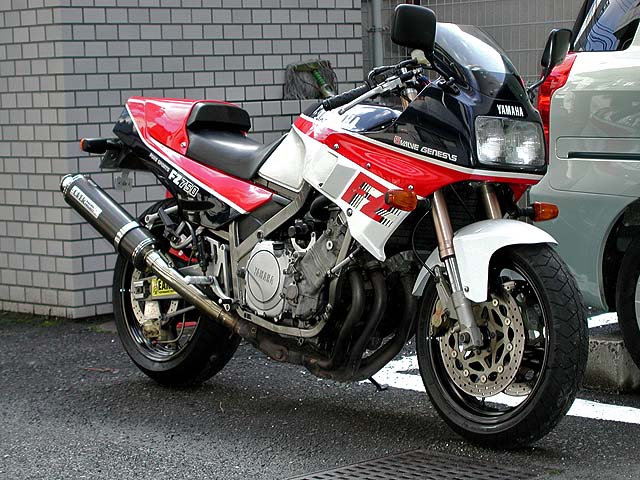Yamaha FZ 750 1989 photo - 1