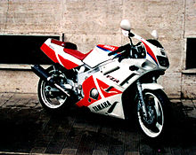 Yamaha FZR 600 1990 photo - 3