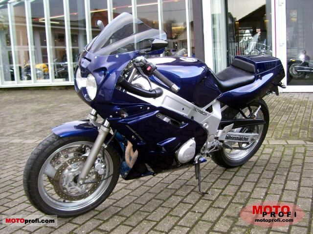 Yamaha FZR 600 1991 photo - 1