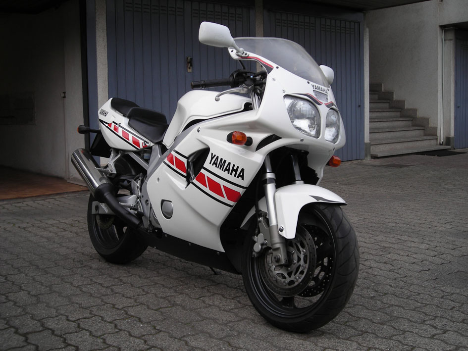 Yamaha FZR 600 R 1995 photo - 5