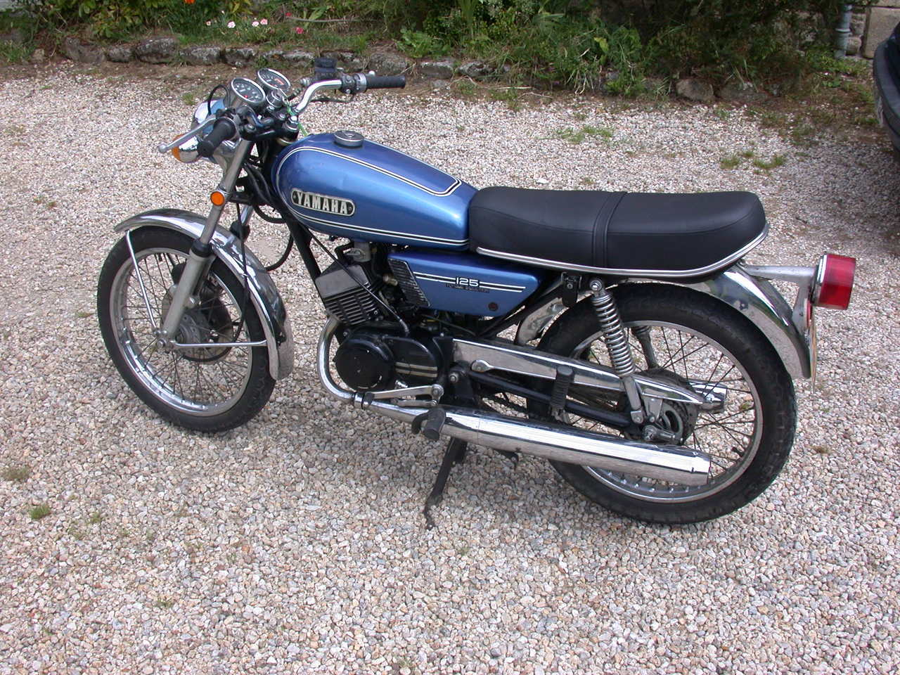 Yamaha RD 125 1974 photo - 1